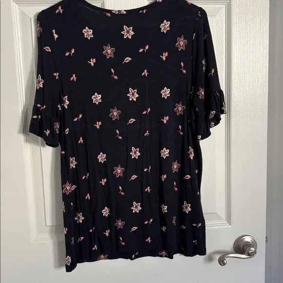 Loft top with flutter sleeve- large petite - Picture 4 of 4